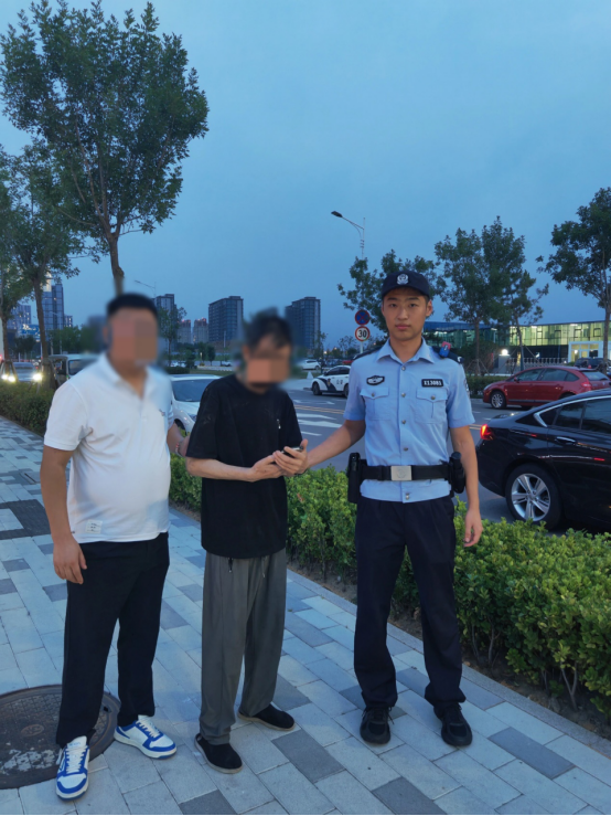 新警小蓝解锁“新成就”