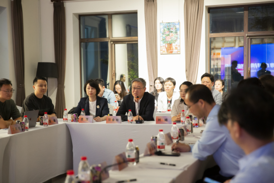 2025时尚峰会共绘时尚新蓝图