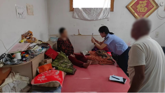 “流动户籍窗口”打通服务群众的“最后一米”