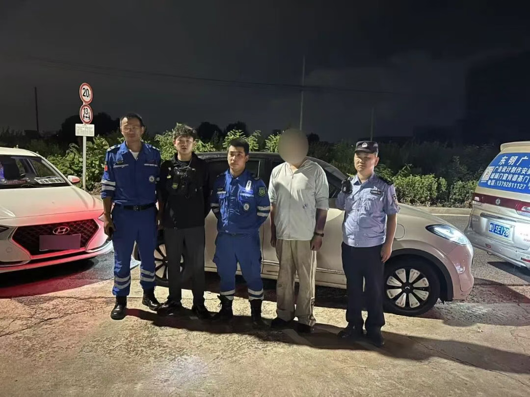 点滴警色暖人心，日日坚守护安宁