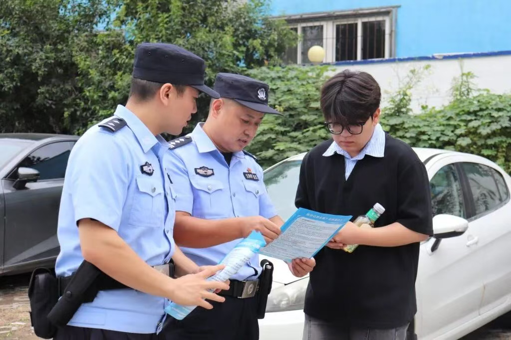 假期我在岗｜警营师徒记① 警营“80后师傅”和“00后徒弟”，双节在岗守护万家灯火