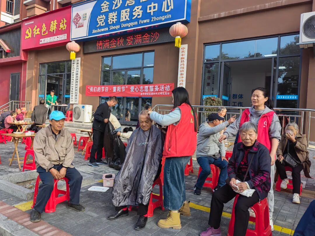 江西奉新：爱心早餐暖肠胃，义务理发暖人心