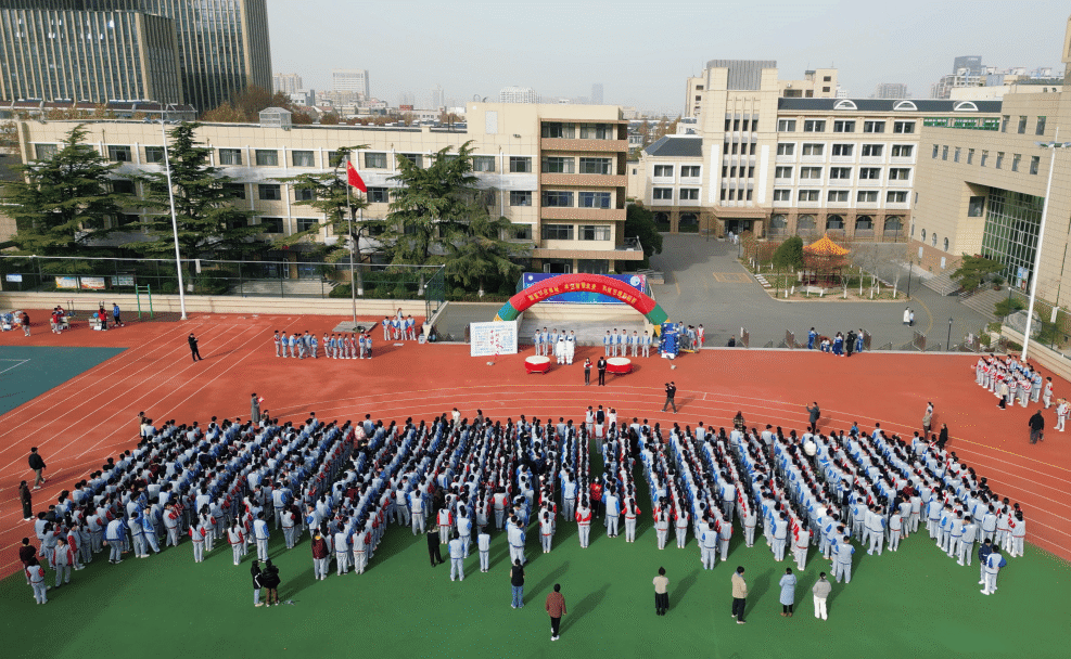 航天逐梦·AI赋能，科技之翼助飞青春梦想——济南燕山中学科技节掠影