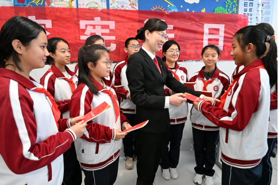 山东即墨：宪法课堂进校园