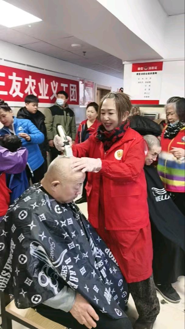 初心如炬暖桑榆 孝亲敬老践真情