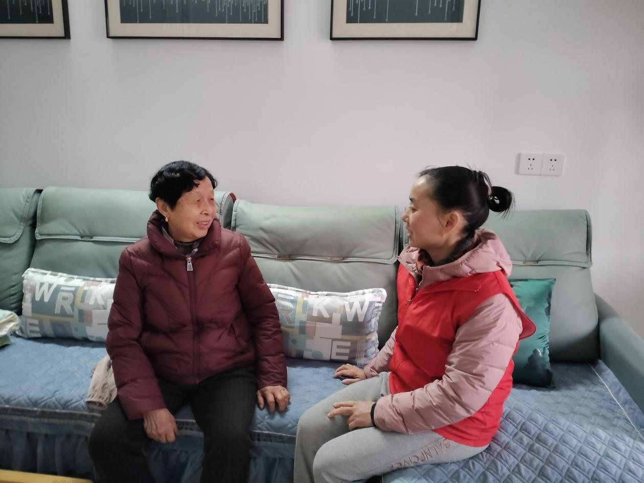 江西奉新：将贴心服务送到老人身边