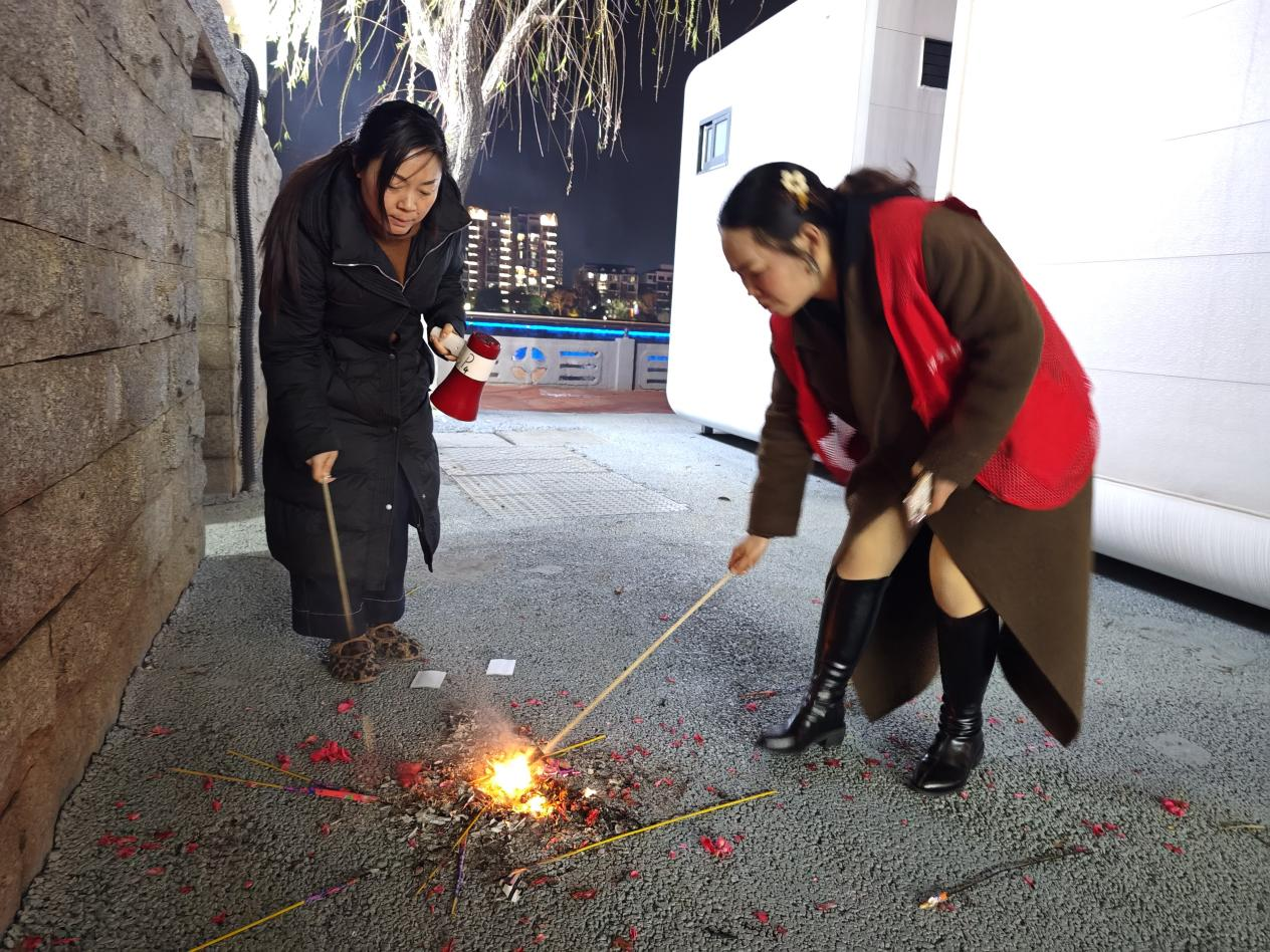 江西奉新：用脚步守护居民团圆时光