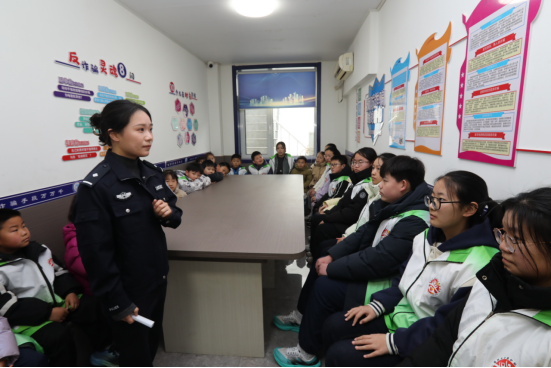 开学季，“警”色如约而至 莱西公安倾力守护