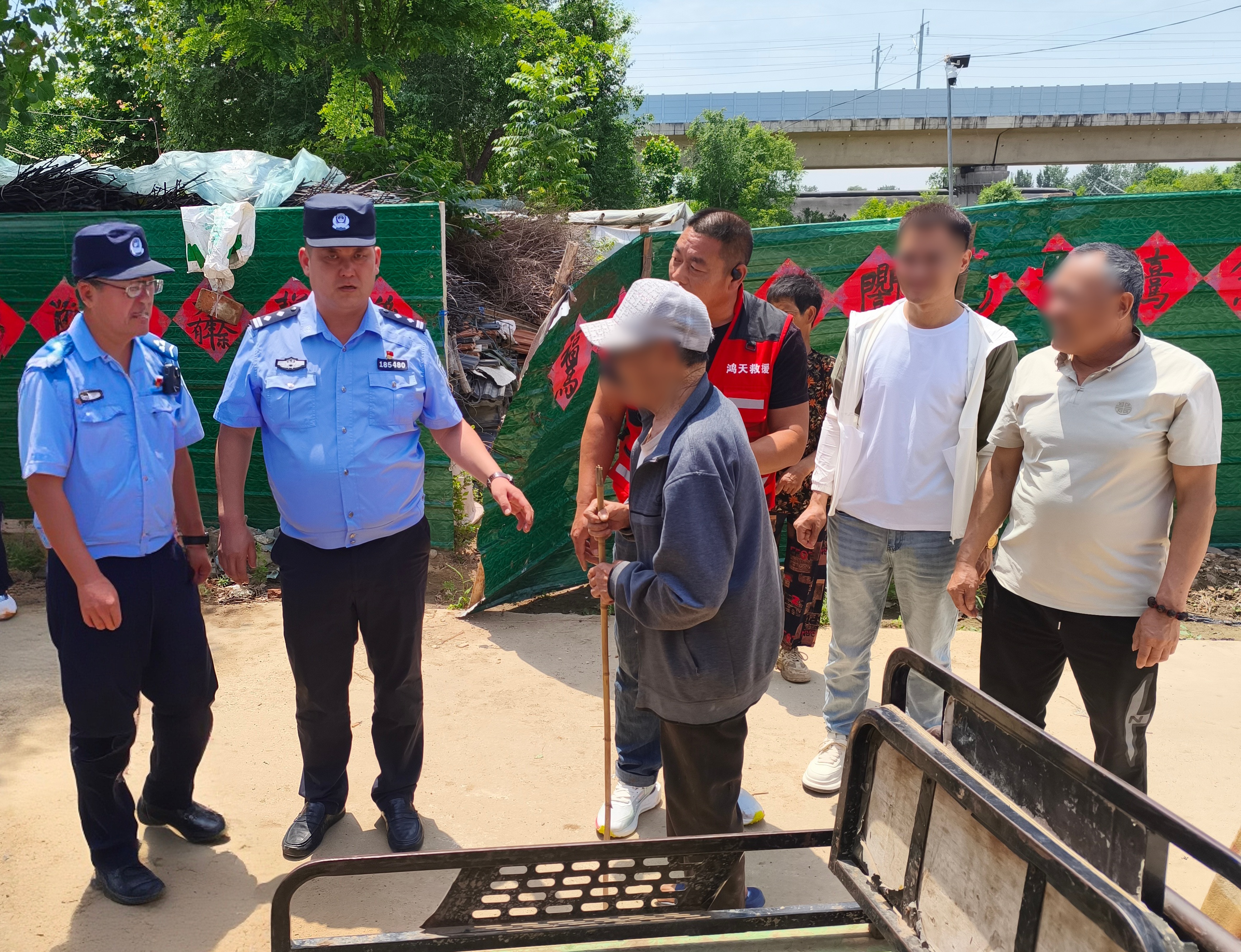 青岛莱西：九旬老人串门“失踪” 警民联手及时找回