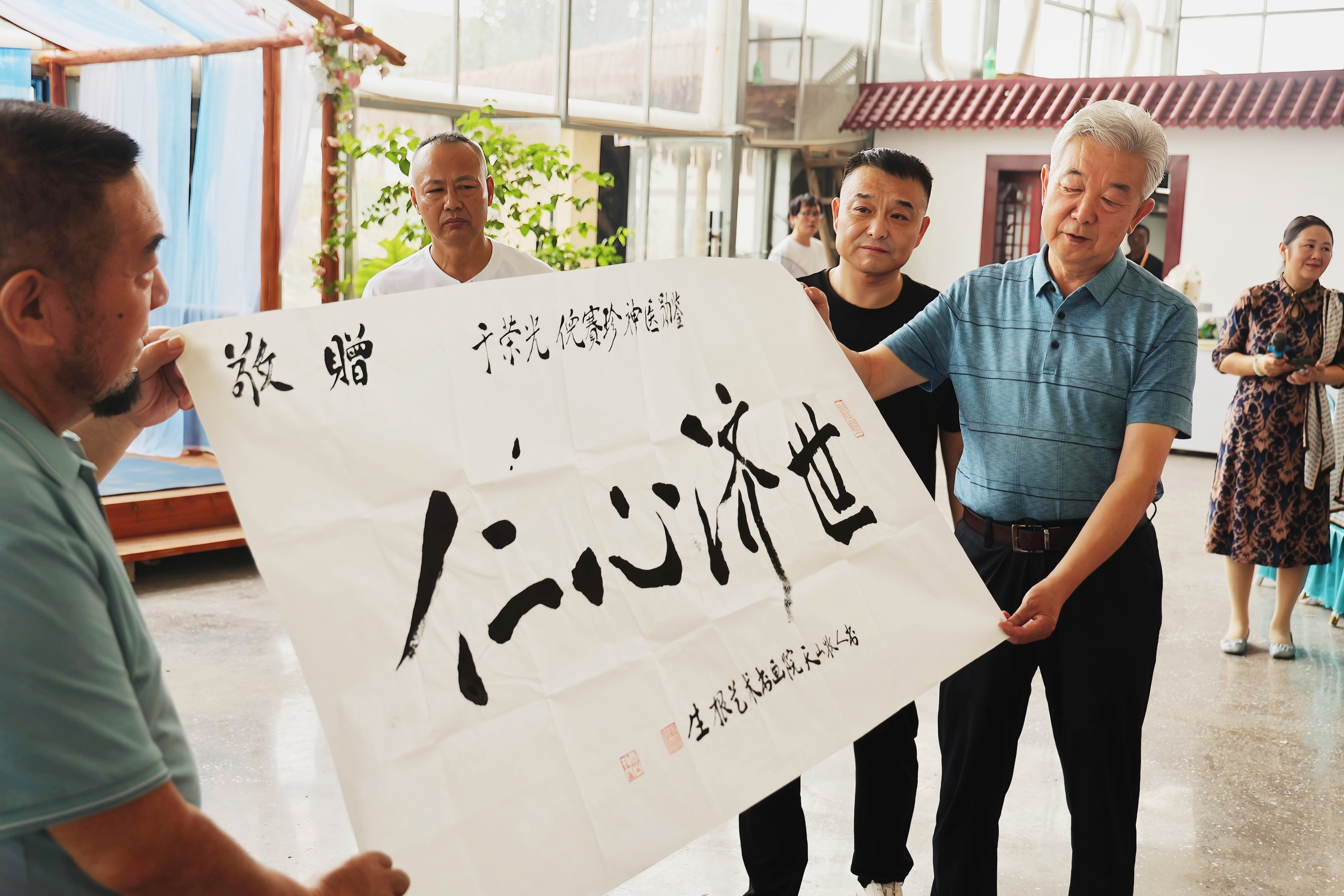 喜迎国庆·艺心向党 暖心慰问送温情